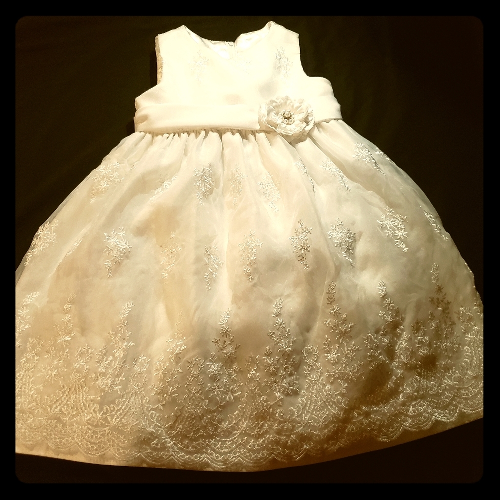 AMERICAN PRINCESS DRESS . Toddler size 4T white